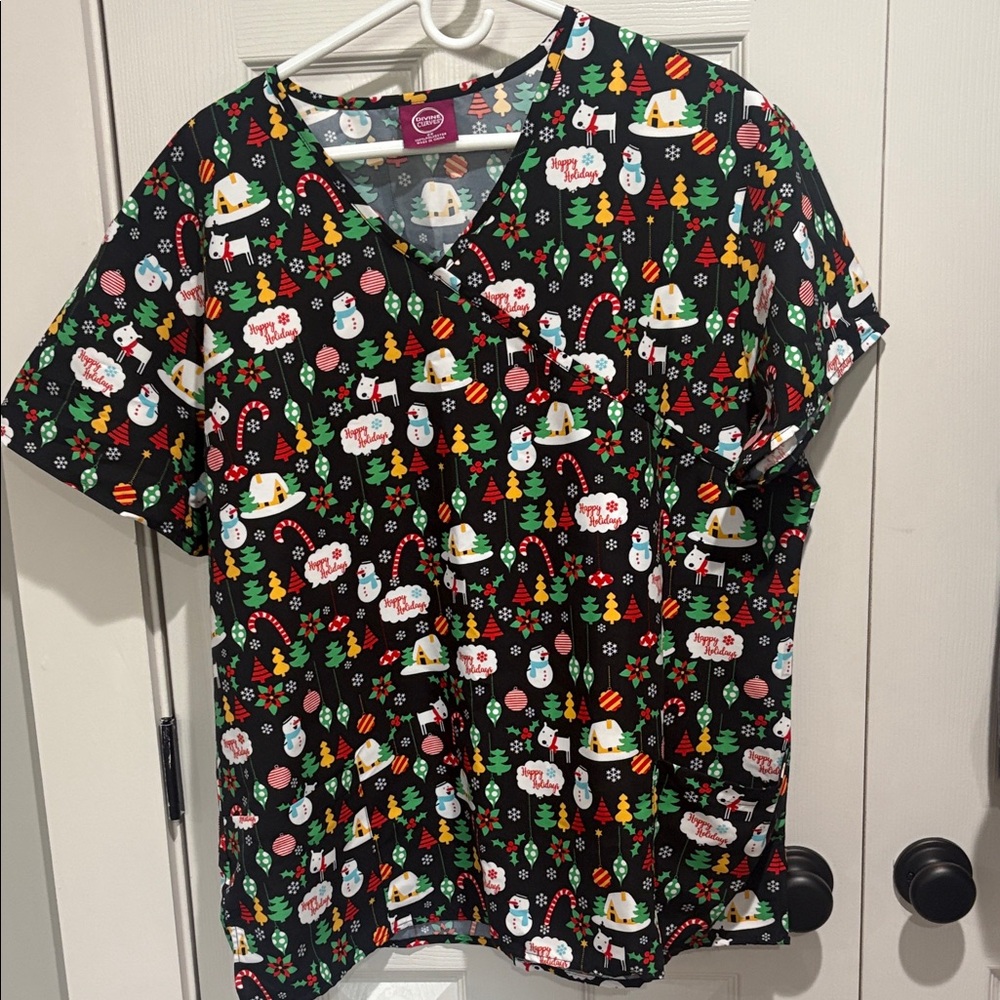 Festive Divine Curves Holiday Print Scrub Top, 2X